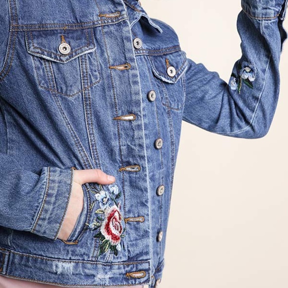 NWT Floral Embroidered Distressed Jean Jacket - Picture 6 of 9